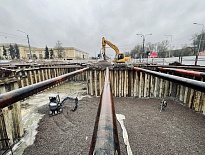 На Московско-Дунайской развязке начато строительство пешеходных переходов 