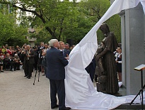 Памятник детям блокадного Ленинграда в Ереване